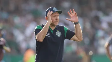 Mozart dispara contra a arbitragem após tropeço do Coritiba