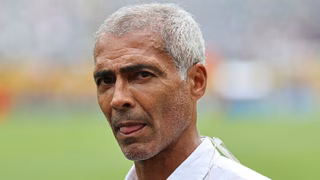 Romário elogia e ‘indica’ atacante ex-Athletico para a seleção brasileira
