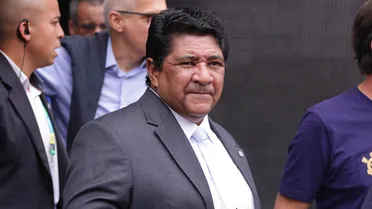 Seleção brasileira negocia amistoso com país em guerra, acusa Galvão Bueno