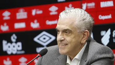 Athletico lança academia para formar profissionais de futebol, sonho de Petraglia