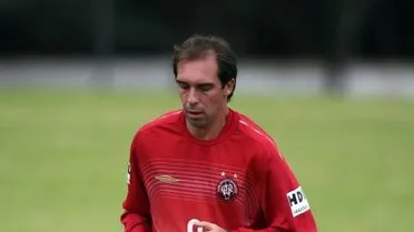 Recortes da primeira vitória do Furacão