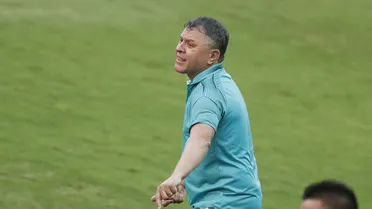 Com cinco técnicos em um ano, Coxa iguala marca negativa da queda de 2005