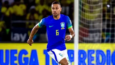 Ex-Athletico critica ausência na seleção brasileira