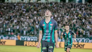 Maringá surpreende e vence o Flamengo no jogo de ida da terceira fase