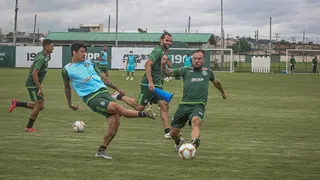 Coritiba aproveita adiamento de jogos para fazer “pré-temporada” não planejada