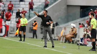 Valentim cita ausências no time principal e responde vaias no Athletico
