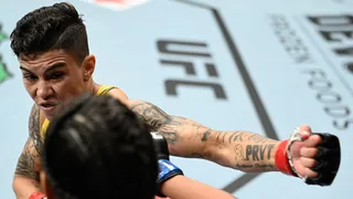 Jéssica Bate-Estaca bate recorde de lutas no UFC com nocaute brutal; veja
