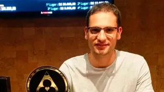 Dentista curitibano surpreende e crava grande torneio de poker