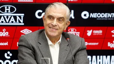 Petraglia gasta milhões que diz não ter e Athletico fracassa sem ter um time