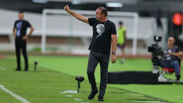 Cuca faz testes no Athletico, estreia jovem da base e comemora: “Tudo deu certo”