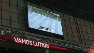 Athletico divulga campanha antirracismo durante jogo contra o Palmeiras