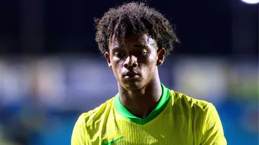 Joia do Athletico brilha com dois gols pela seleção após polêmica e afastamento