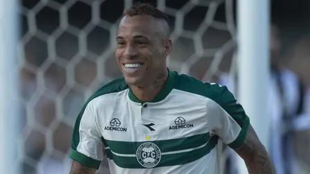 Contratação mais cara do Coritiba, Breno Lopes assume protagonismo