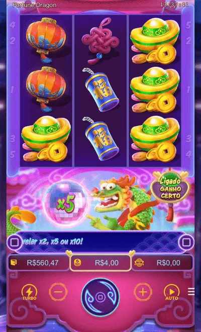 Slot Fortune Dragon com o recurso Ganho Certo ligado, multiplicador de 5x no globo e valor de aposta de R$4