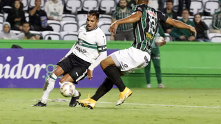 Coritiba sustenta invencibilidade de seis anos contra o Maringá