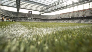 Com curtidas de jogadores do Athletico, atletas se unem por fim dos sintéticos no Brasil