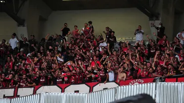 Da empolgação à frustração: os 90 minutos da torcida do Athletico no Mineirão