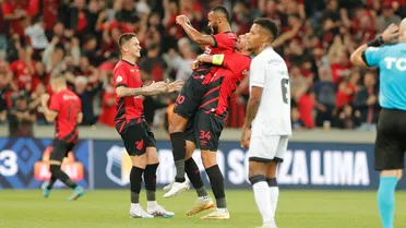 Athletico joga bem, bate líder Botafogo e quebra série negativa