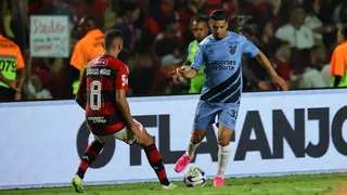 Último contratado, Bruno Peres volta a jogar após 5 meses e estreia pelo Athletico