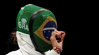 Brasileira perde para vice-campeã olímpica e é eliminada na esgrima