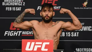 Paranaense Rogério Bontorin se reabilita no UFC em duelo equilibrado