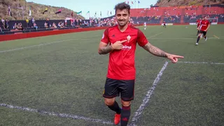 Ex-Athletico relata erupção de vulcão na Espanha: “Parece filme do fim do mundo”