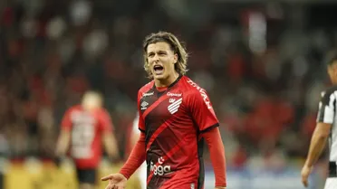 Canobbio é convocado para seleção do Uruguai e desfalca o Athletico