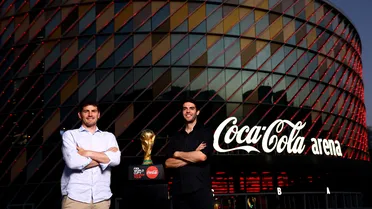 Com Kaká, Fifa inicia tour da taça da Copa do Mundo por países classificados