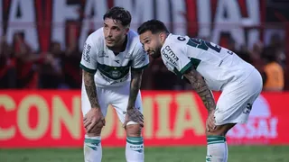 Athletico sofreu e venceu; Coritiba sofreu e empatou jogando mal