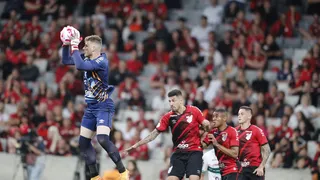 Em sua primeira temporada como titular, Bento supera desconfiança e se destaca