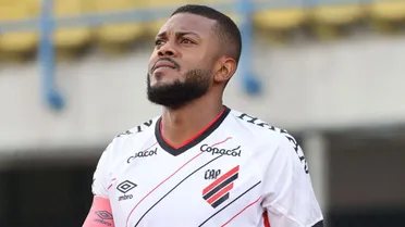 Atacante histórico do Athletico, Marcelo Cirino acerta com clube da Série C