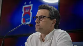 Torcida cobra diretor do Paraná Clube por reforços após novo empate