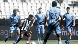 Em jogo que durou dois dias, Athletico empata com o Botafogo fora de casa