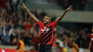 Athletico negocia o retorno do atacante Marcelo Cirino