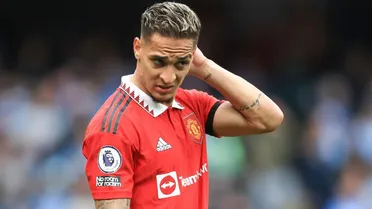 Manchester United espera mais informações para tomar decisão sobre Antony após acusações