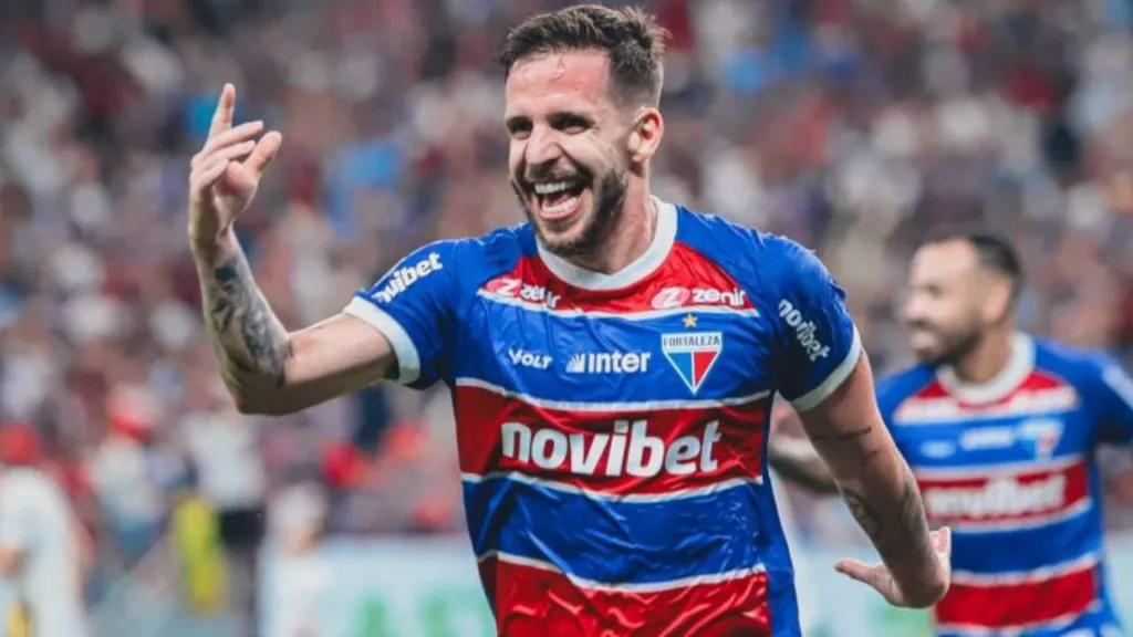 athletico contratação lucas sasha fortaleza
