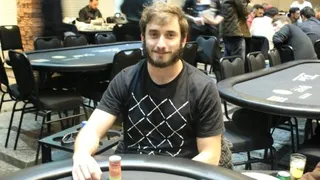 Curitibano ganha R$ 240 mil em uma semana no poker online