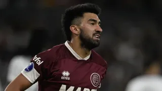 Maior contratação da história do Coritiba brilha na Sul-Americana