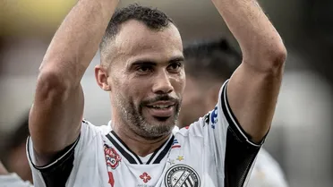 Veterano perde espaço com Alex e rescinde com o Operário