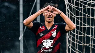 “Um gol por jogo”: Athletico prepara nova joia no CT do Caju
