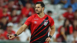 “Menino do Lindóia”: Giuliano mira acesso do Athletico após dispensar salário dobrado no Santos