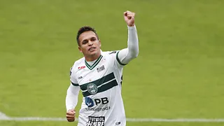 Coritiba acerta o retorno do atacante Robson