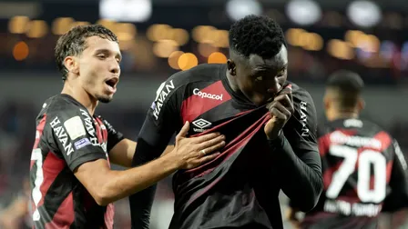 Viveros vira herói e explode a Baixada em noite épica do Athletico