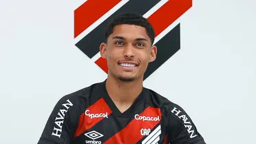 Athletico renova contrato de promessa até o fim de 2030