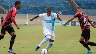 Com dificuldades no ataque, Athletico joga mal e sai atrás do Londrina nas quartas