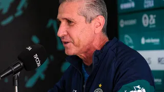 Jorginho pede união do elenco Coritiba por acesso e elogia SAF
