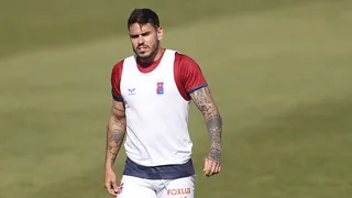 Trio testa positivo para Covid-19 e desfalca o Paraná contra a Ponte