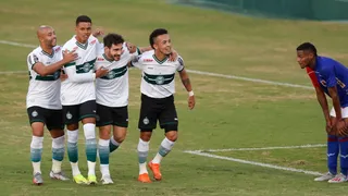 Enquanto o Coritiba passeia em ritmo de treino, Paraná preocupa para Série C