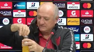 Felipão viraliza após “briga” para abrir garrafa de isotônico; veja o vídeo