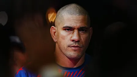 Após nova arbitragem polêmica, Poatan coloca futuro no UFC em jogo